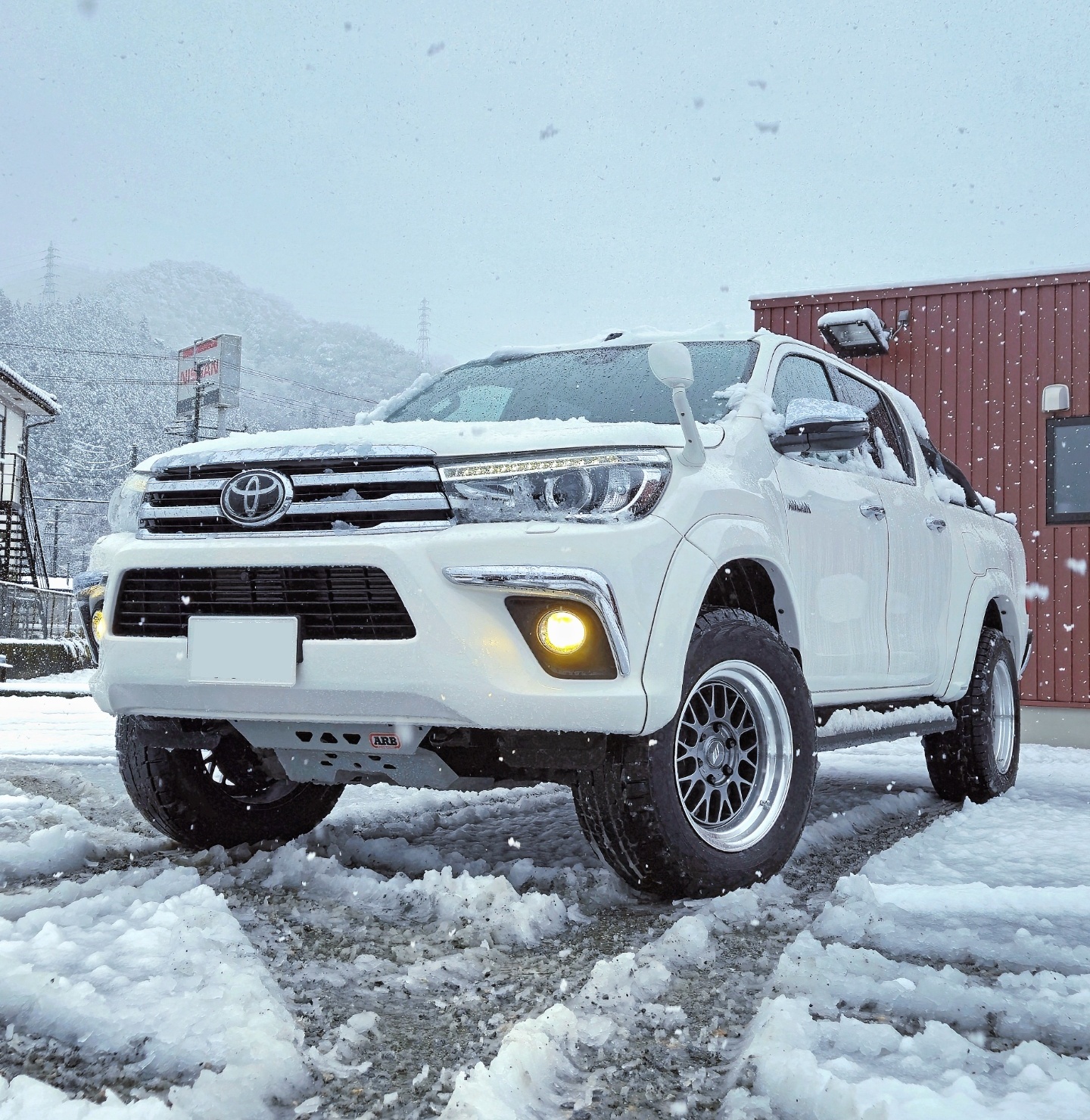 ハイラックス GUN125