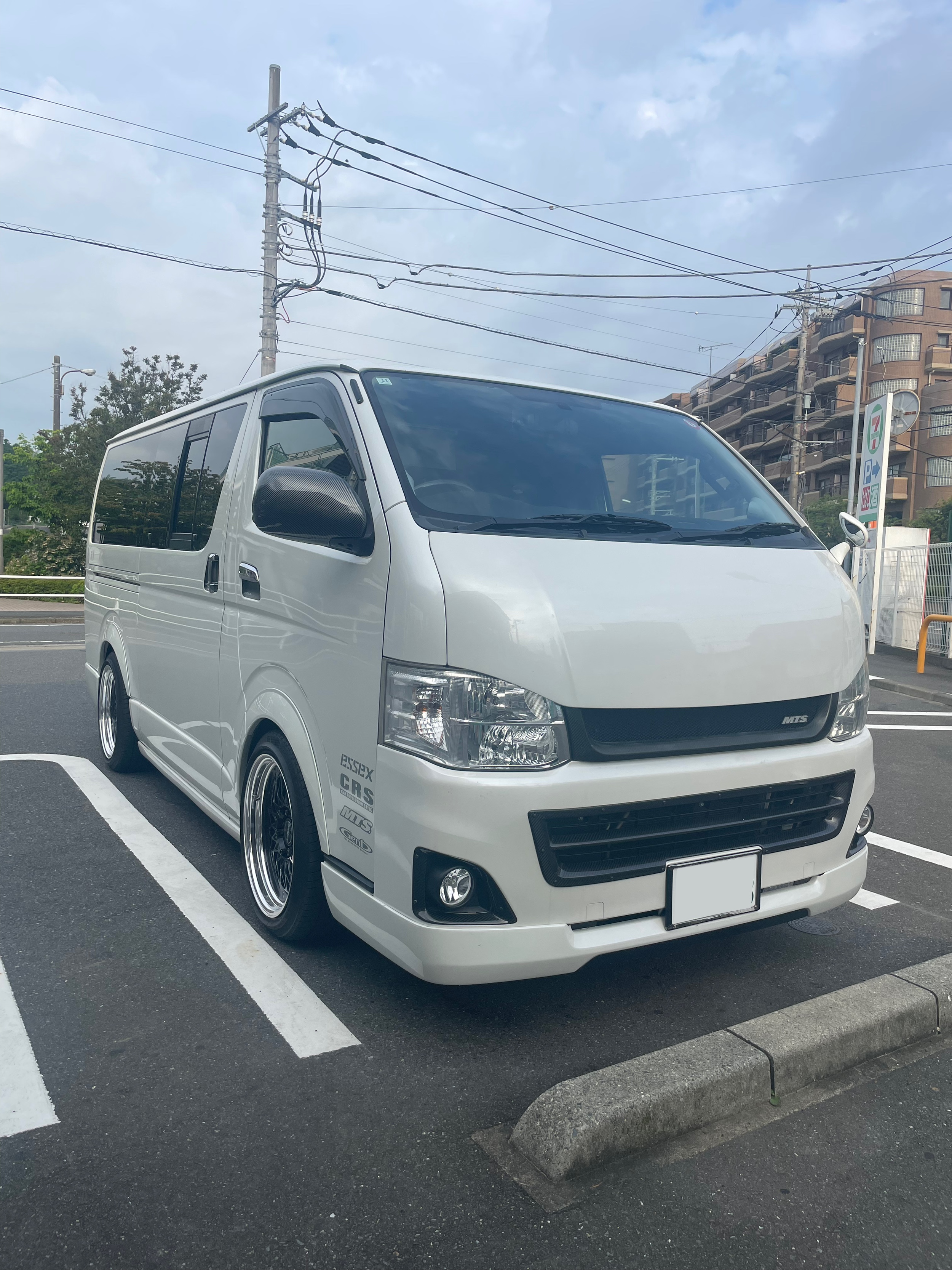 ハイエースバン TRH200V