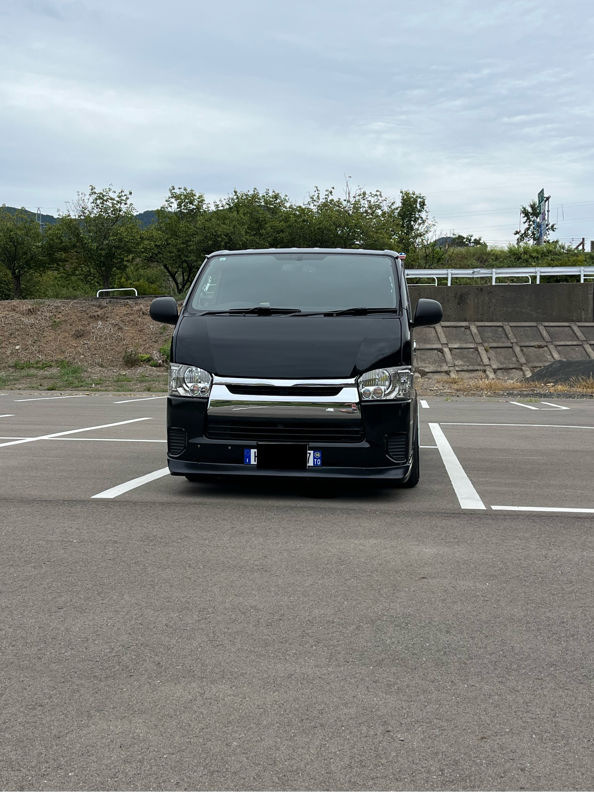 ハイエースバン TRH200V
