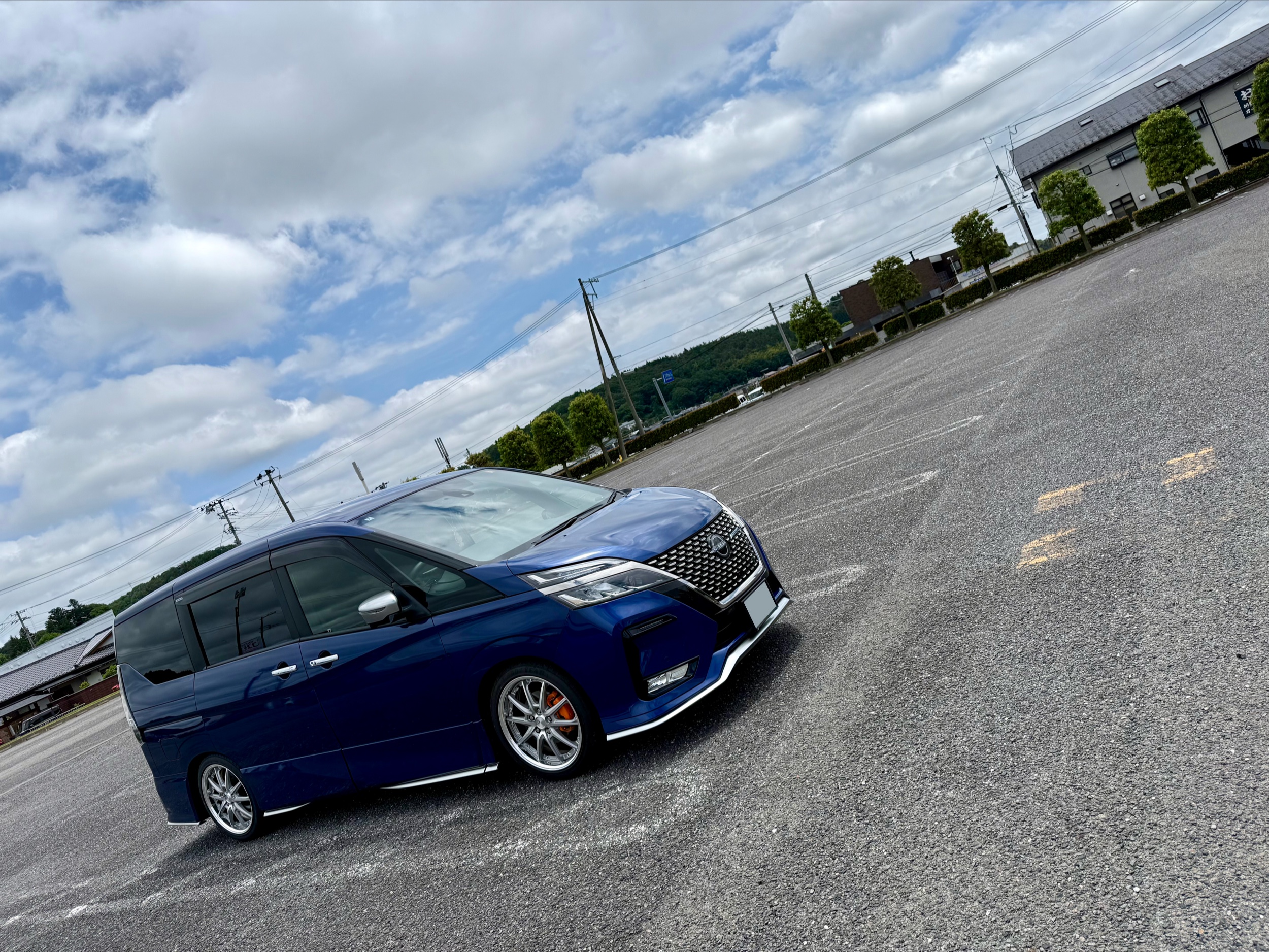 セレナ HFC27