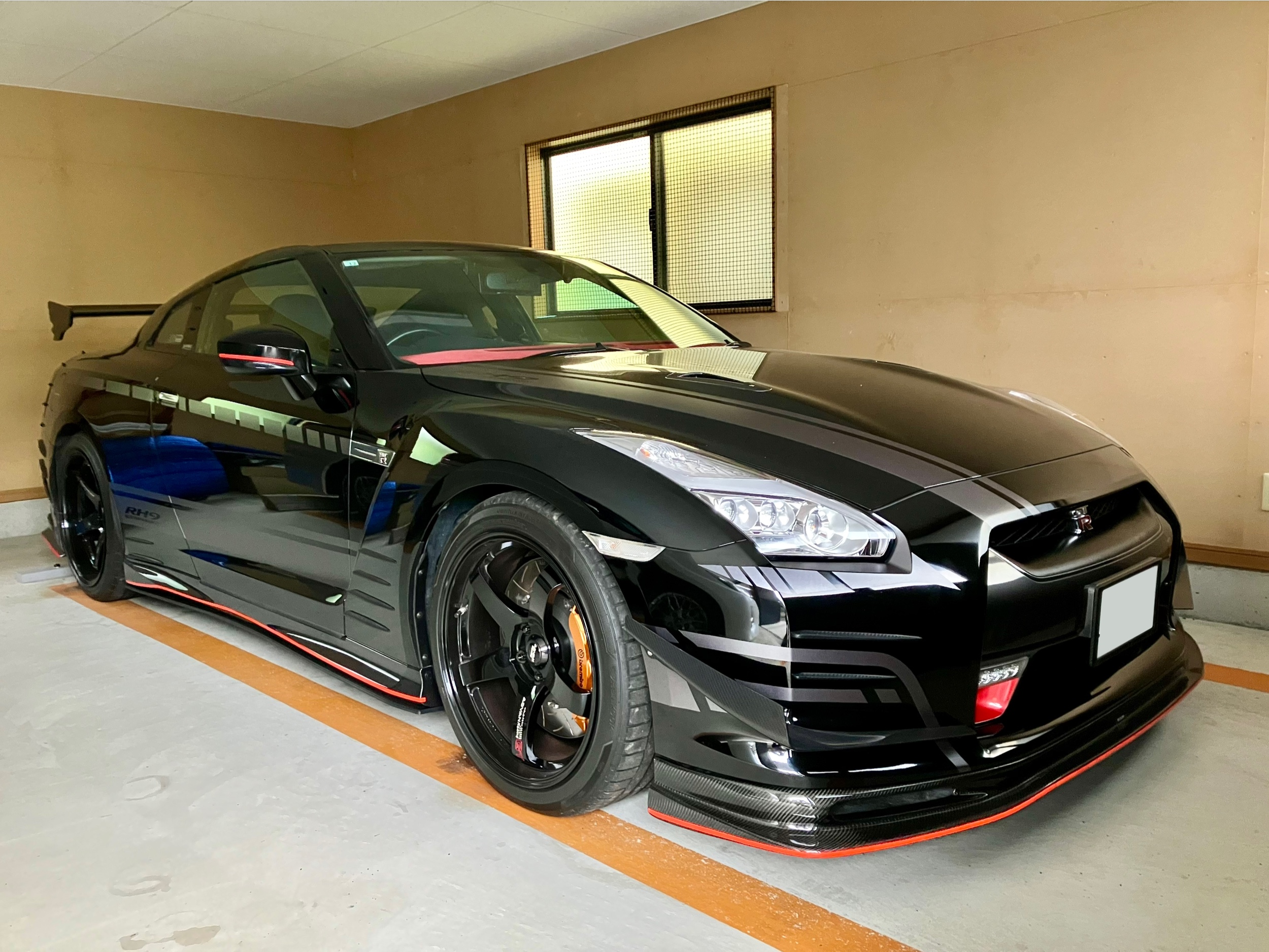 NISSAN GT-R R35