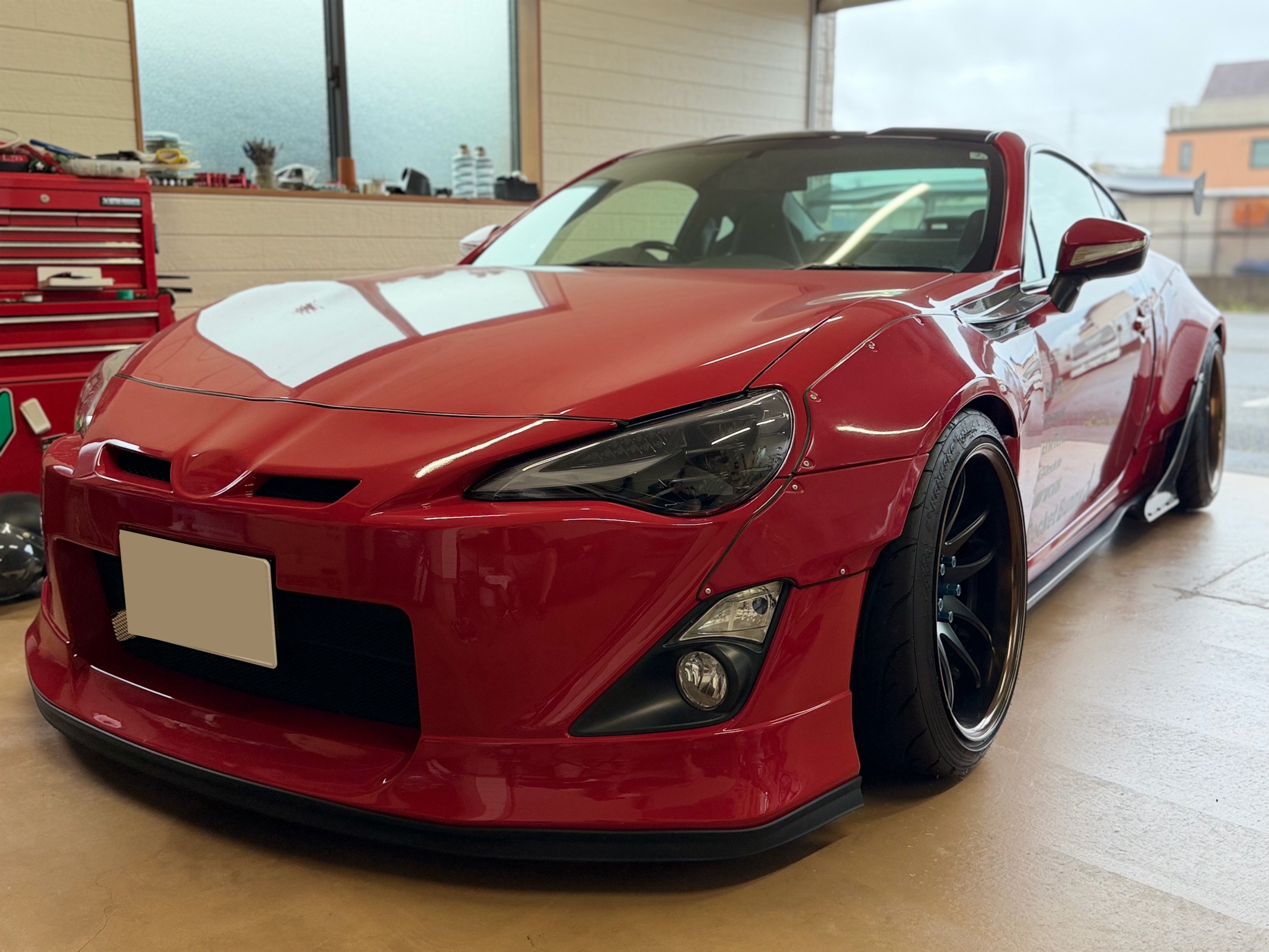 86 ZN6