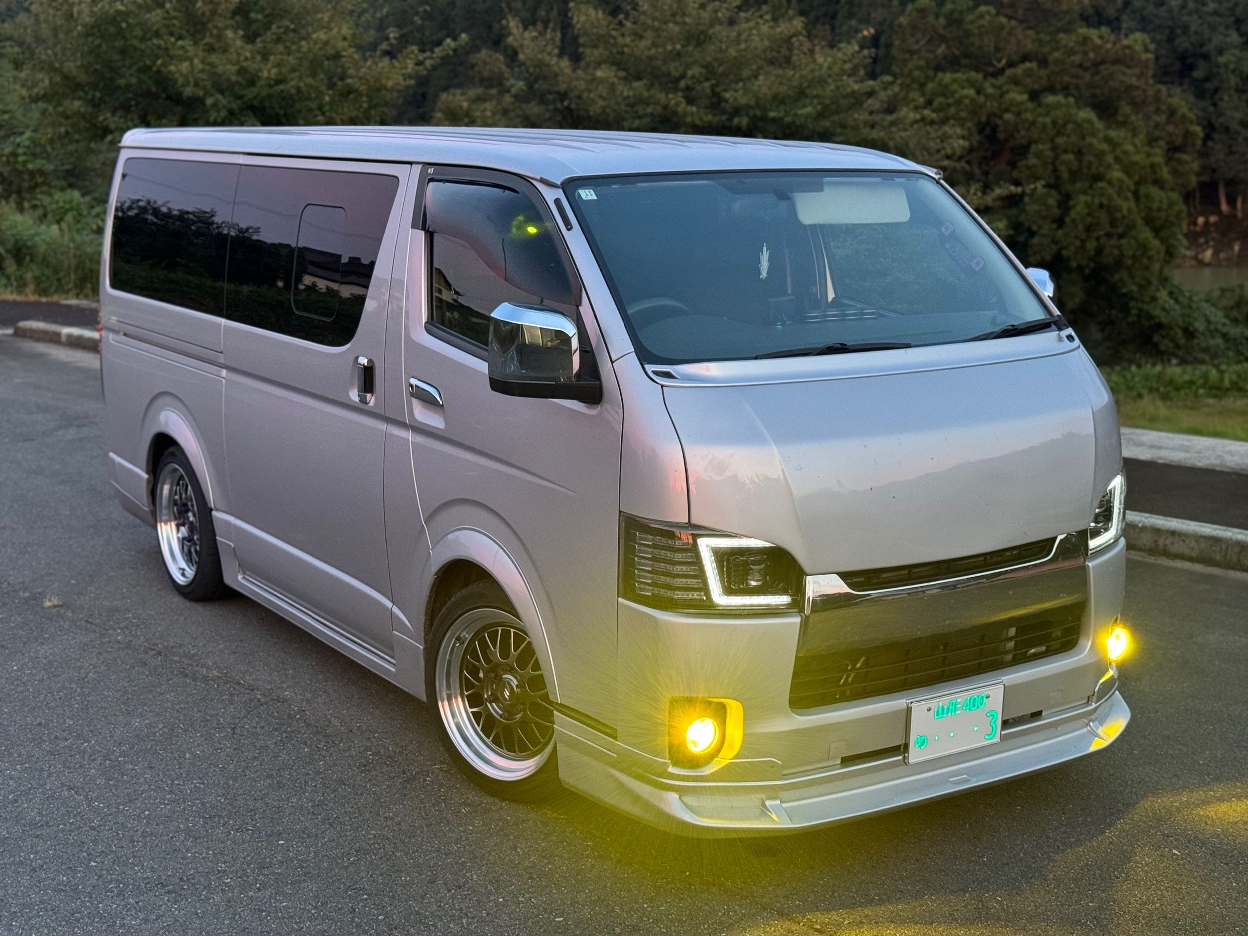 ハイエースバン KDH206V