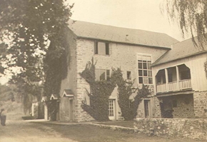 <p>George Sotter's Studio. Holicong, Pennsylvania. Private collection. James A. Michener Art Museum archives.</p>