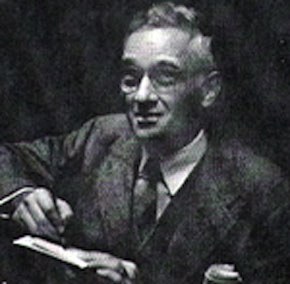 Photograph of Alfred Bendiner from book cover, <em>Bendiner's Philadelphia.</em> Unidentified photographer. Courtesy of Margaret K. Yarnall. James A. Michener Art Museum archives.