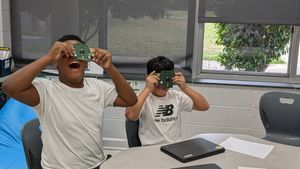 Thumbnail for Formicarium Deaths = Foldscope Slide Lesson