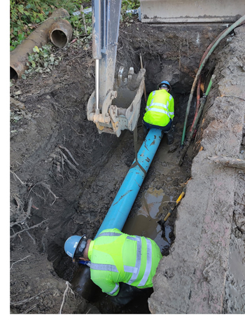 image of MPWD workers at a water main break site