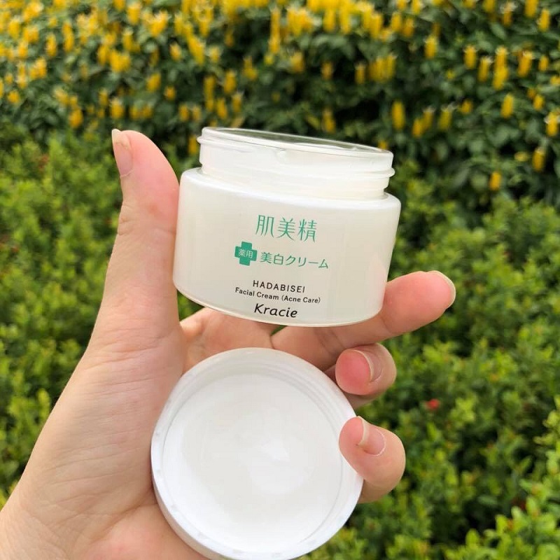 dược mỹ phẩm trị thâm mụn