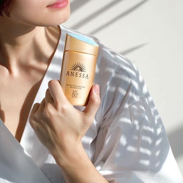 Kem chống nắng Anessa Perfect UV Sunscreen Skincare Milk