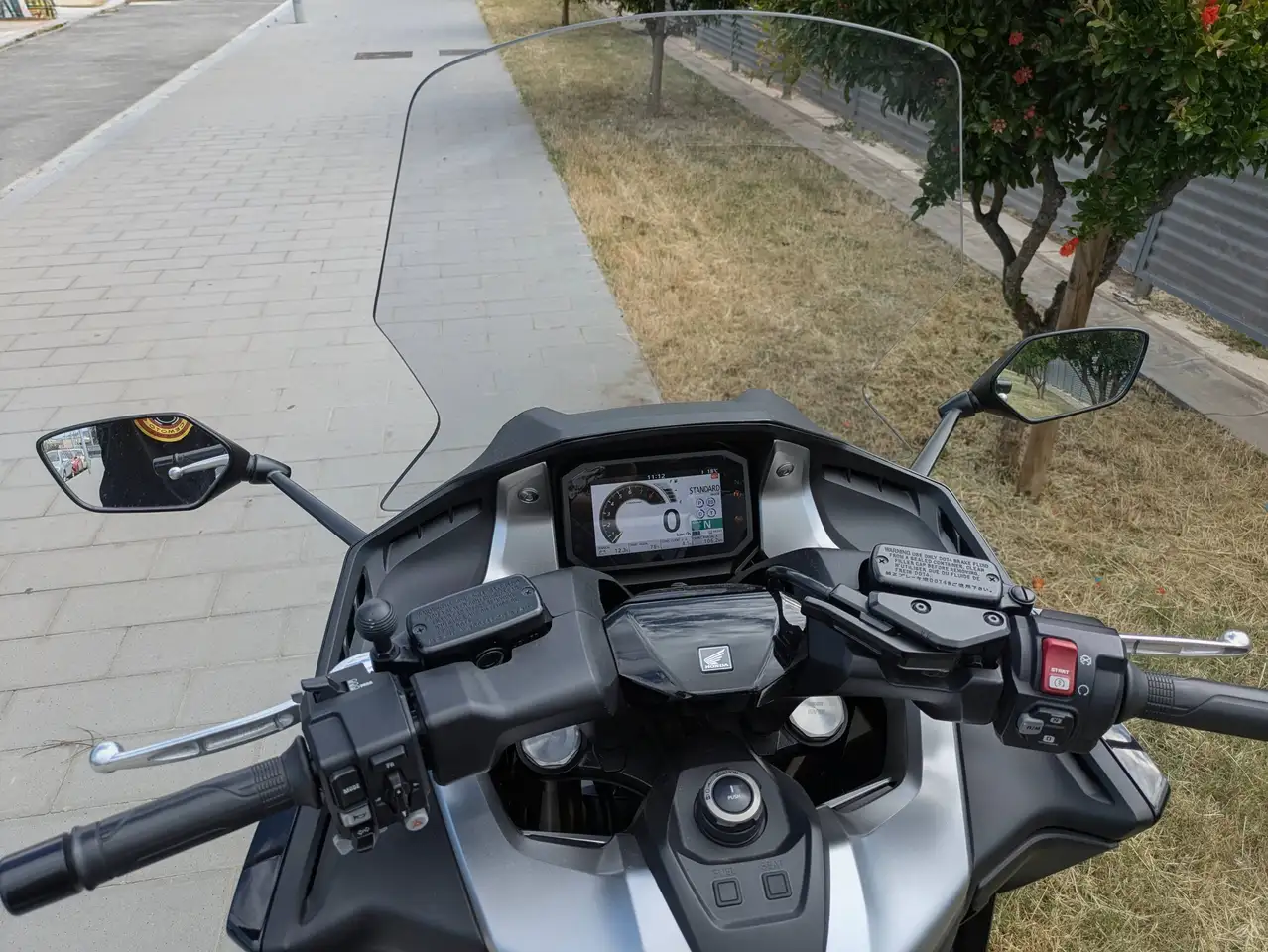 Honda Forza 750 – Vista 8