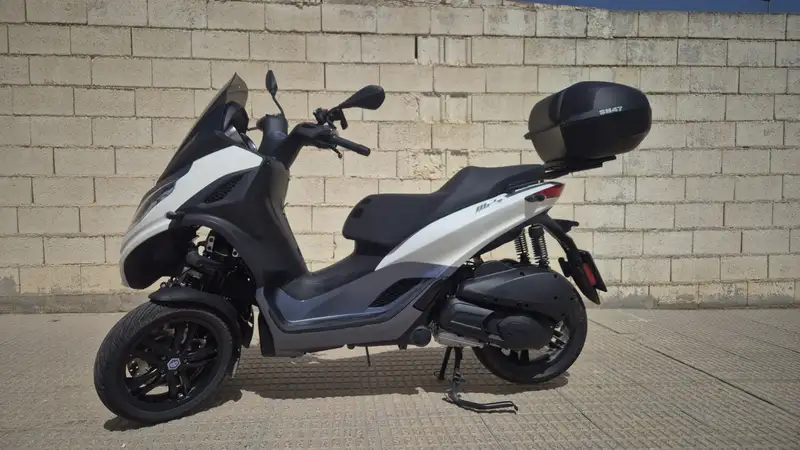 Piaggio MP3 300 4400 € 2023 Alicante - 2