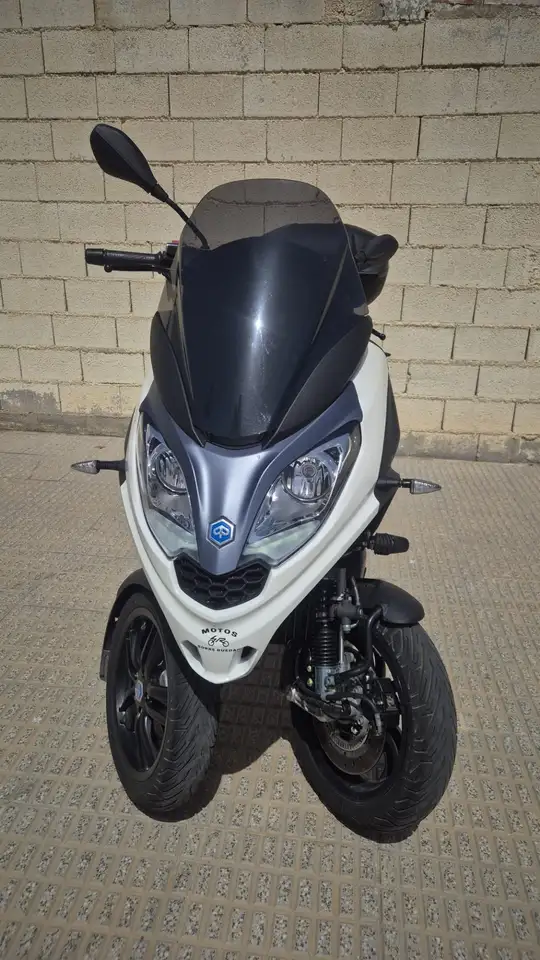 Piaggio MP3 300 - Vista 5