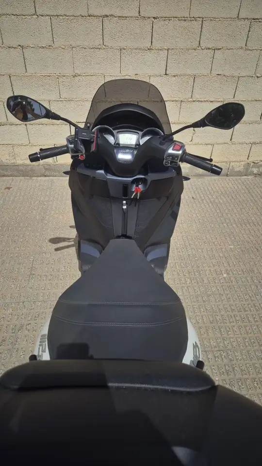 Piaggio MP3 300 - Vista 7