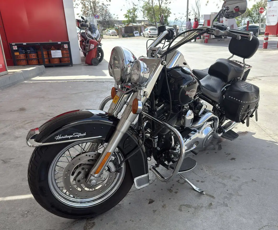 Harley-Davidson Softail Heritage – Vista 3