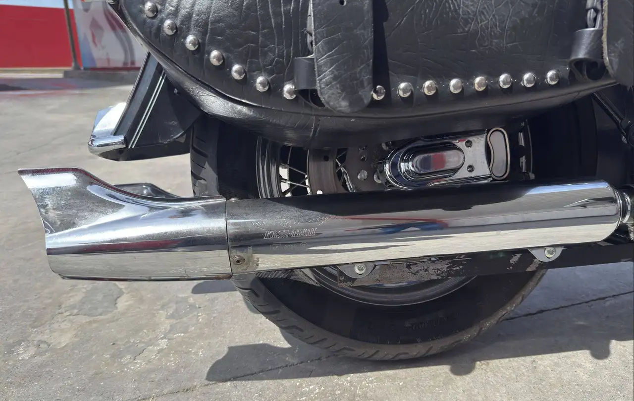 Harley-Davidson Softail Heritage – Vista 7