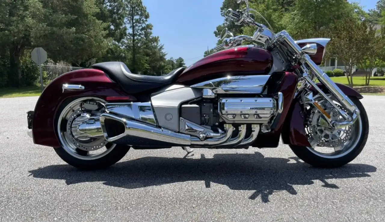 Honda NRX 1800 Valkyrie Rune – Vista 12