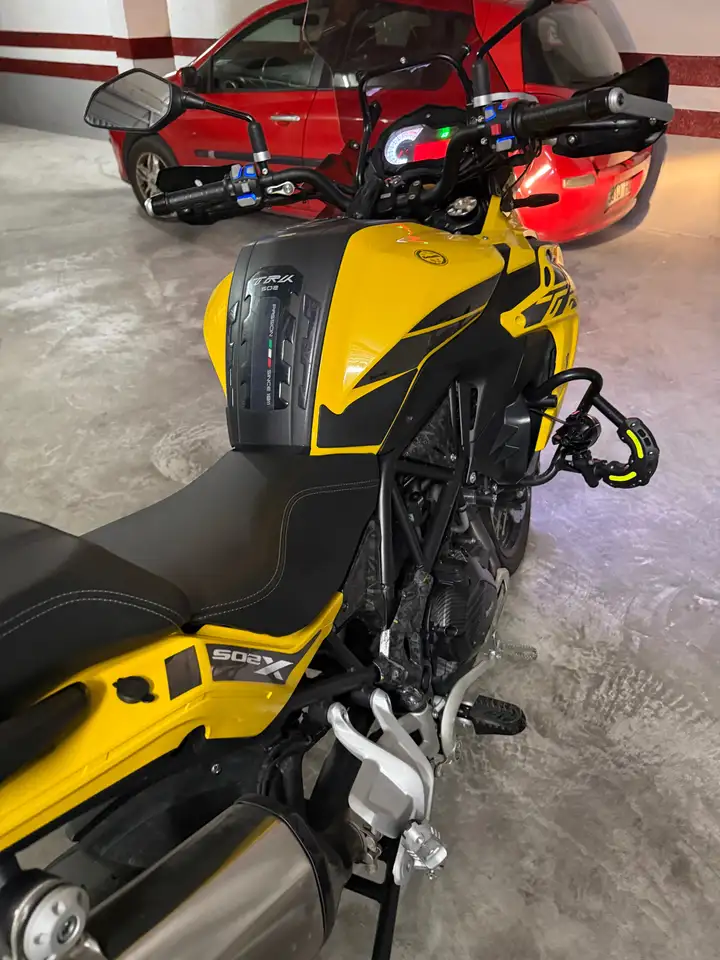 Benelli TRK 502 – Vista 16
