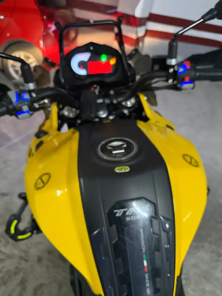 Benelli TRK 502 – Vista 17