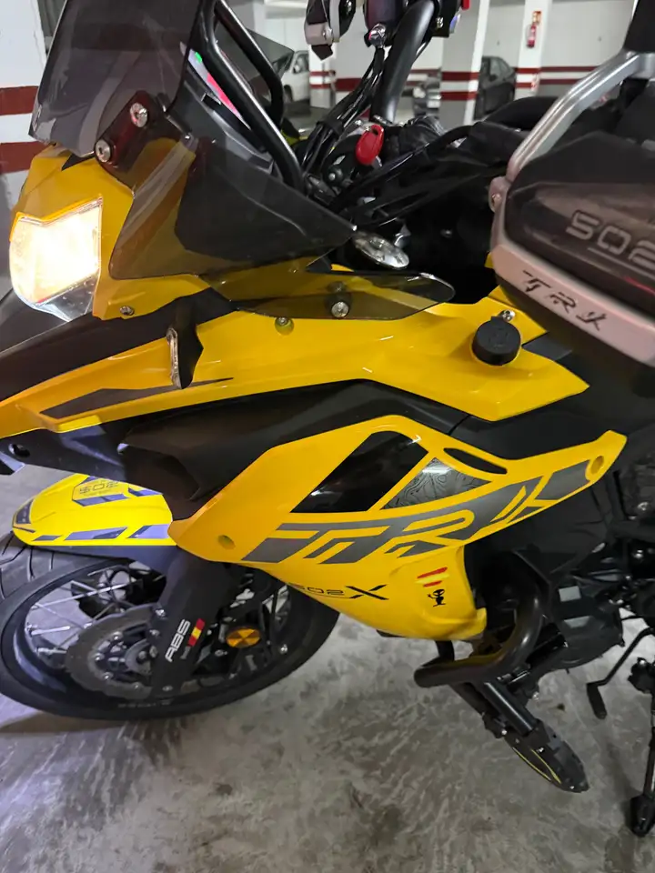 Benelli TRK 502 – Vista 20