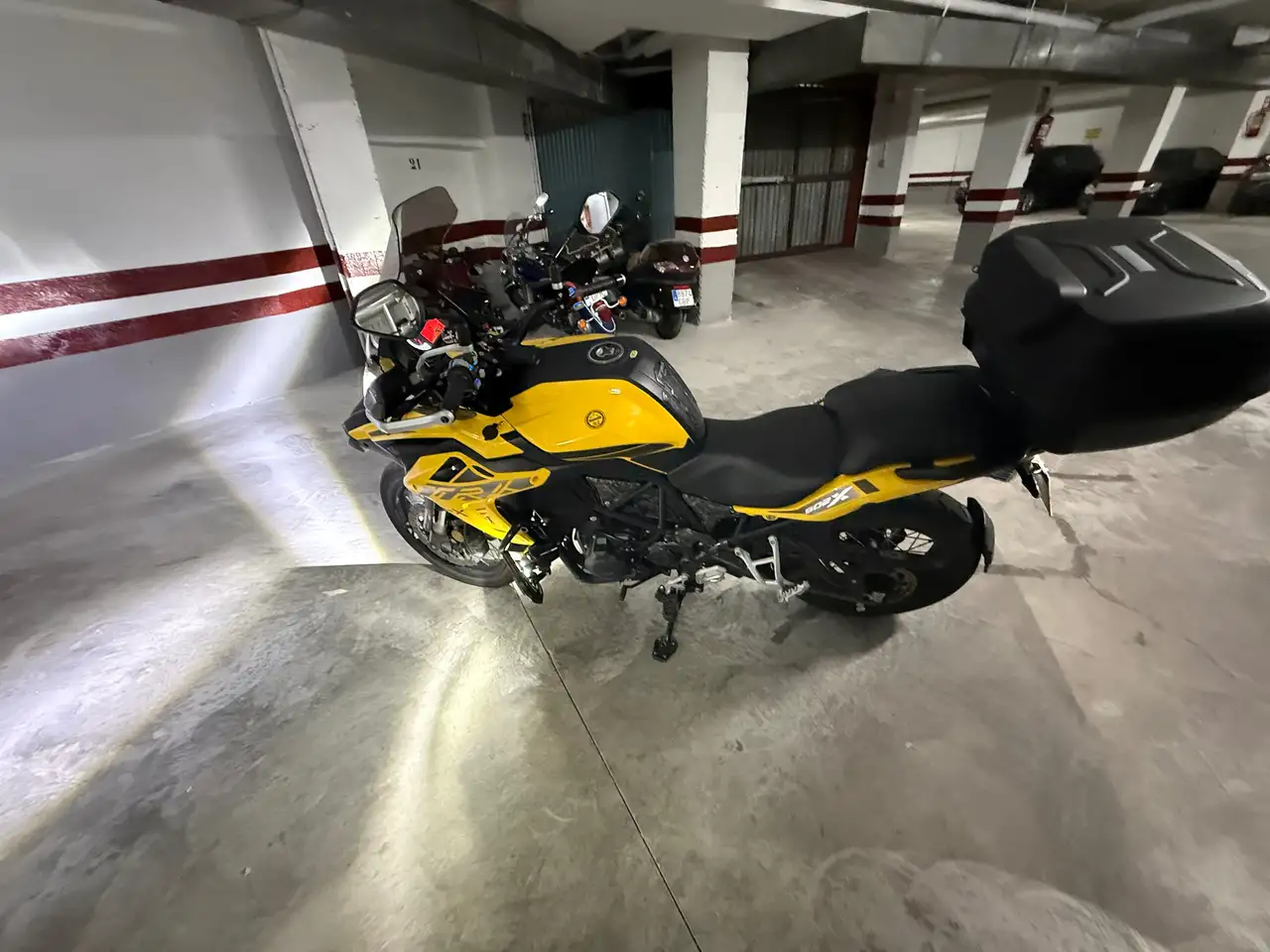 Benelli TRK 502 – Vista 7