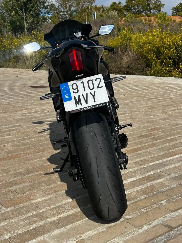 Yamaha R7 – Vista 4