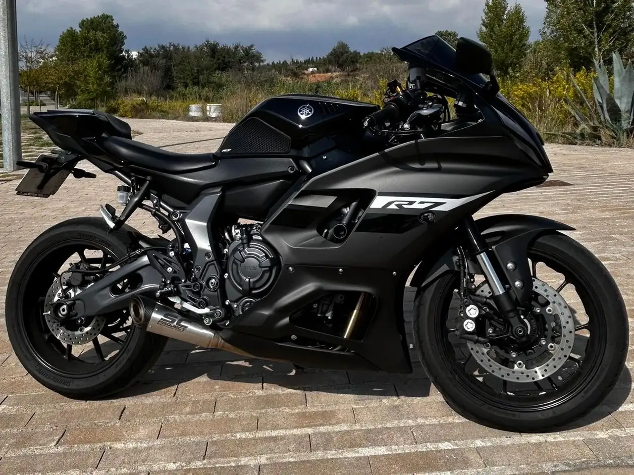Yamaha R7 – Vista 7