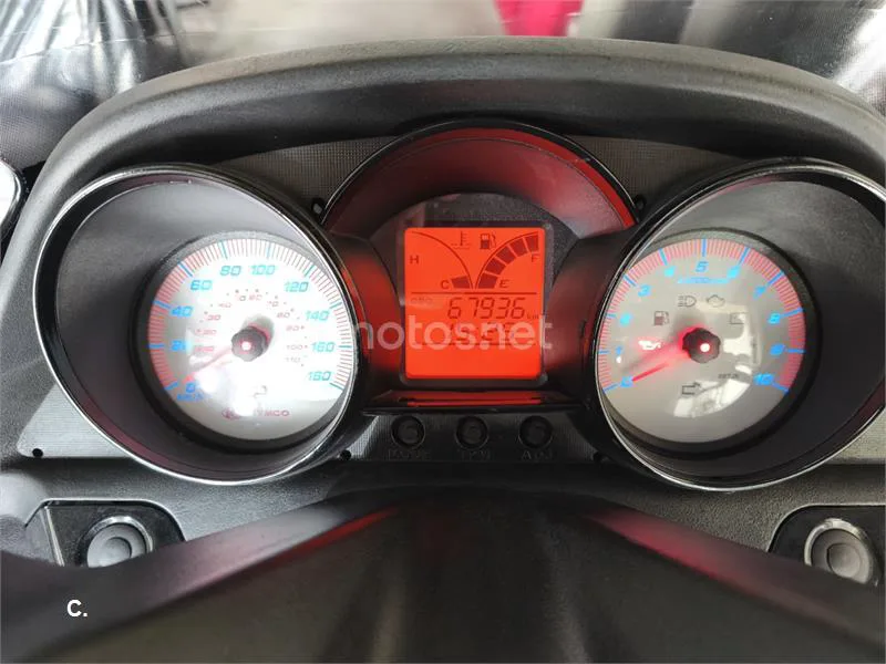 Kymco Super Dink 300 – Vista 6