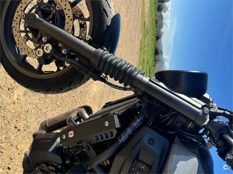 Yamaha XSR700 – Vista 7
