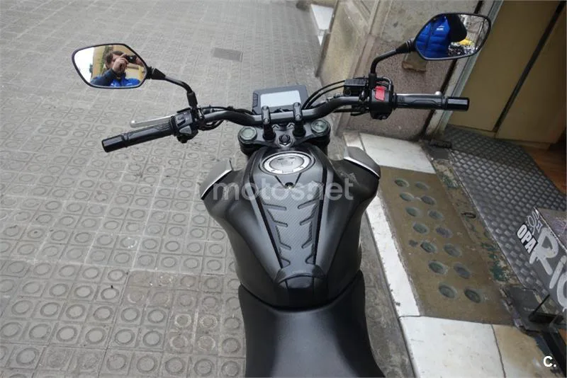 Honda CB 125 R – Vista 13