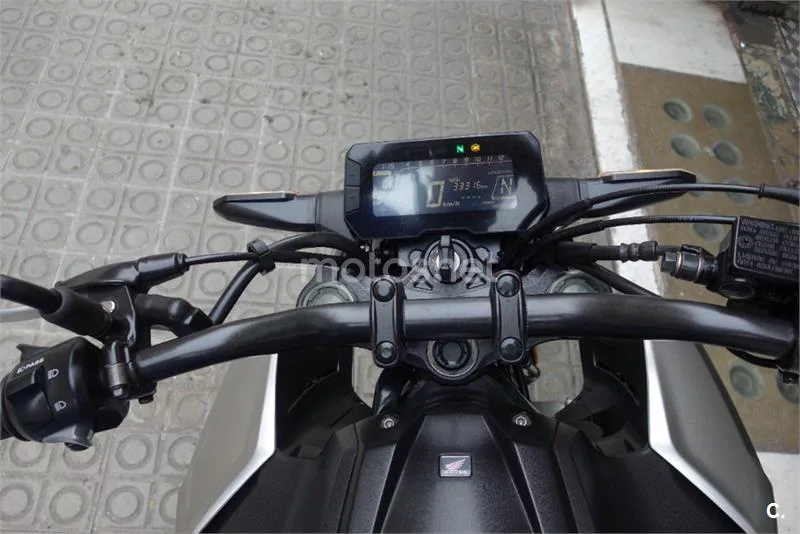 Honda CB 125 R – Vista 14