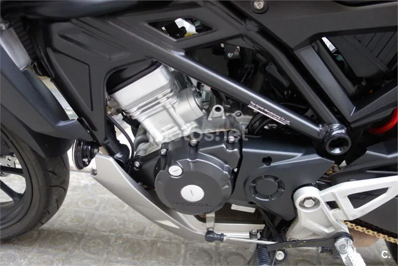 Honda CB 125 R – Vista 4