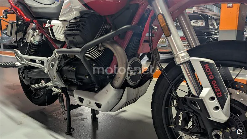 Moto Guzzi V 85 TT – Vista 7