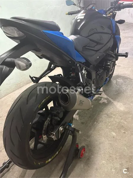 Suzuki GSX-S 750 – Vista 7