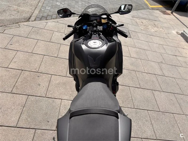 Honda CBR 600 RR – Vista 12