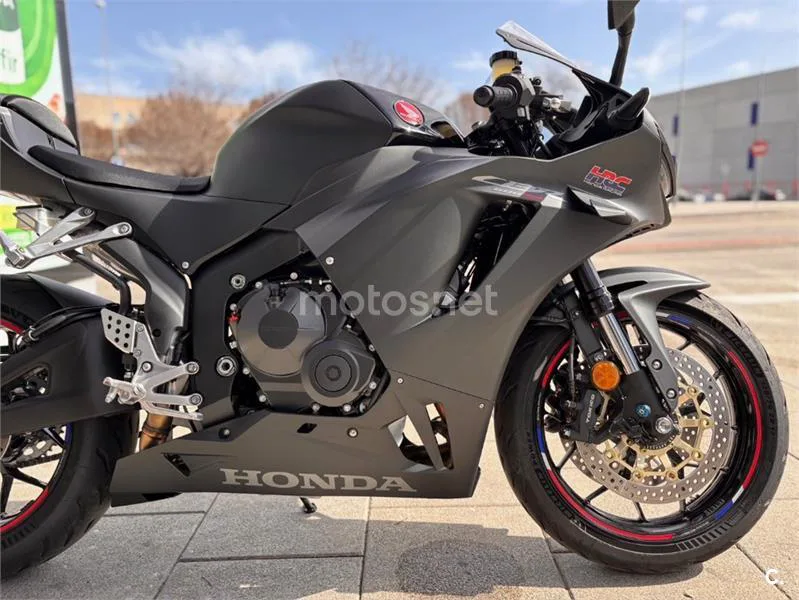 Honda CBR 600 RR – Vista 8