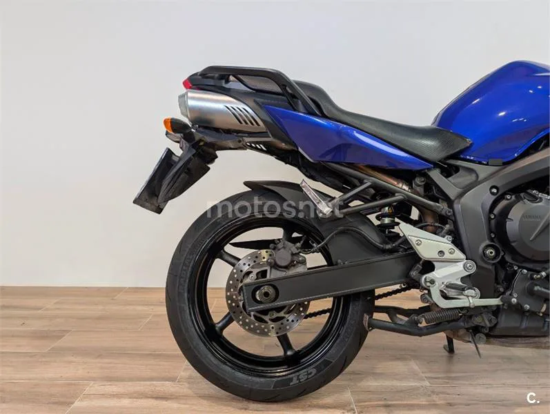 Yamaha FZ6 Fazer – Vista 3