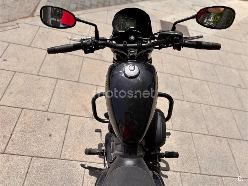 Hyosung Aquila GV 125 S – Vista 12