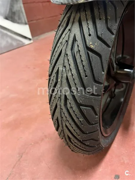 Yamaha NMAX – Vista 11