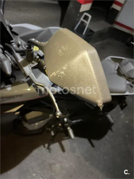 CFMOTO 300 NK – Vista 3