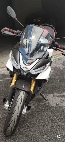 Aprilia Tuono V4 1100 – Vista 2