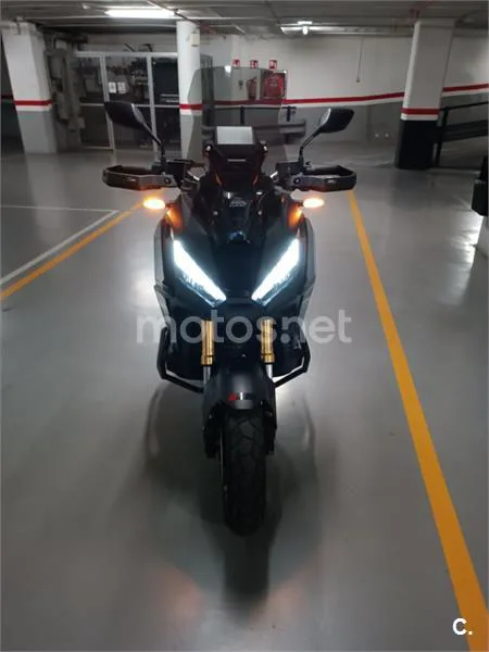 Honda X-ADV - Vista 11
