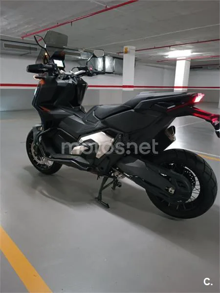 Honda X-ADV - Vista 12