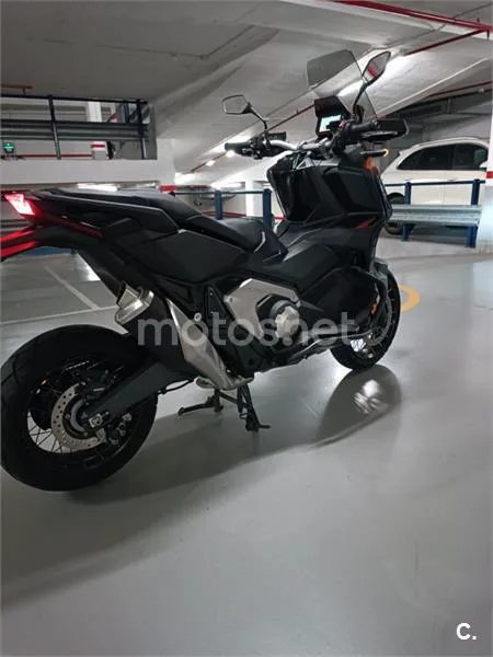 Honda X-ADV - Vista 13