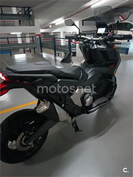 Honda X-ADV - Vista 7