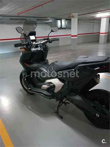 Honda X-ADV - Vista 8