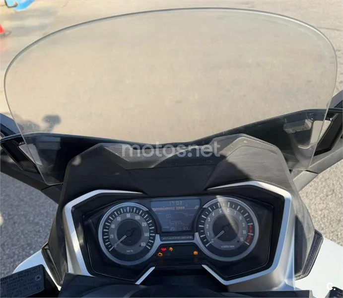 Honda Forza – Vista 9