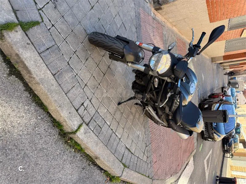 Ducati Monster 696 – Vista 2
