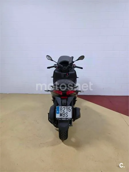 Piaggio MP3 – Vista 4
