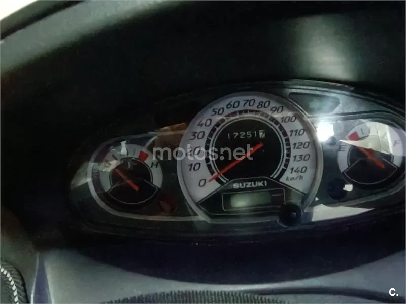 Suzuki Burgman 125 – Vista 5