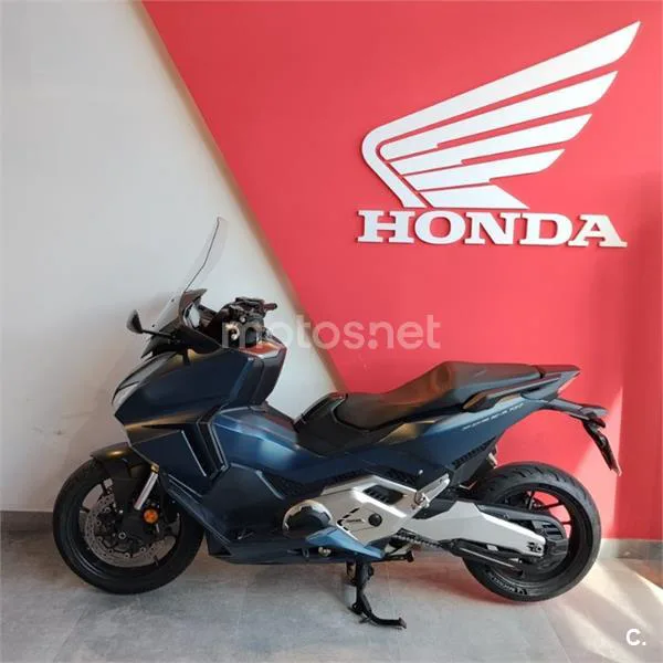 Honda Forza 750 – Vista 3